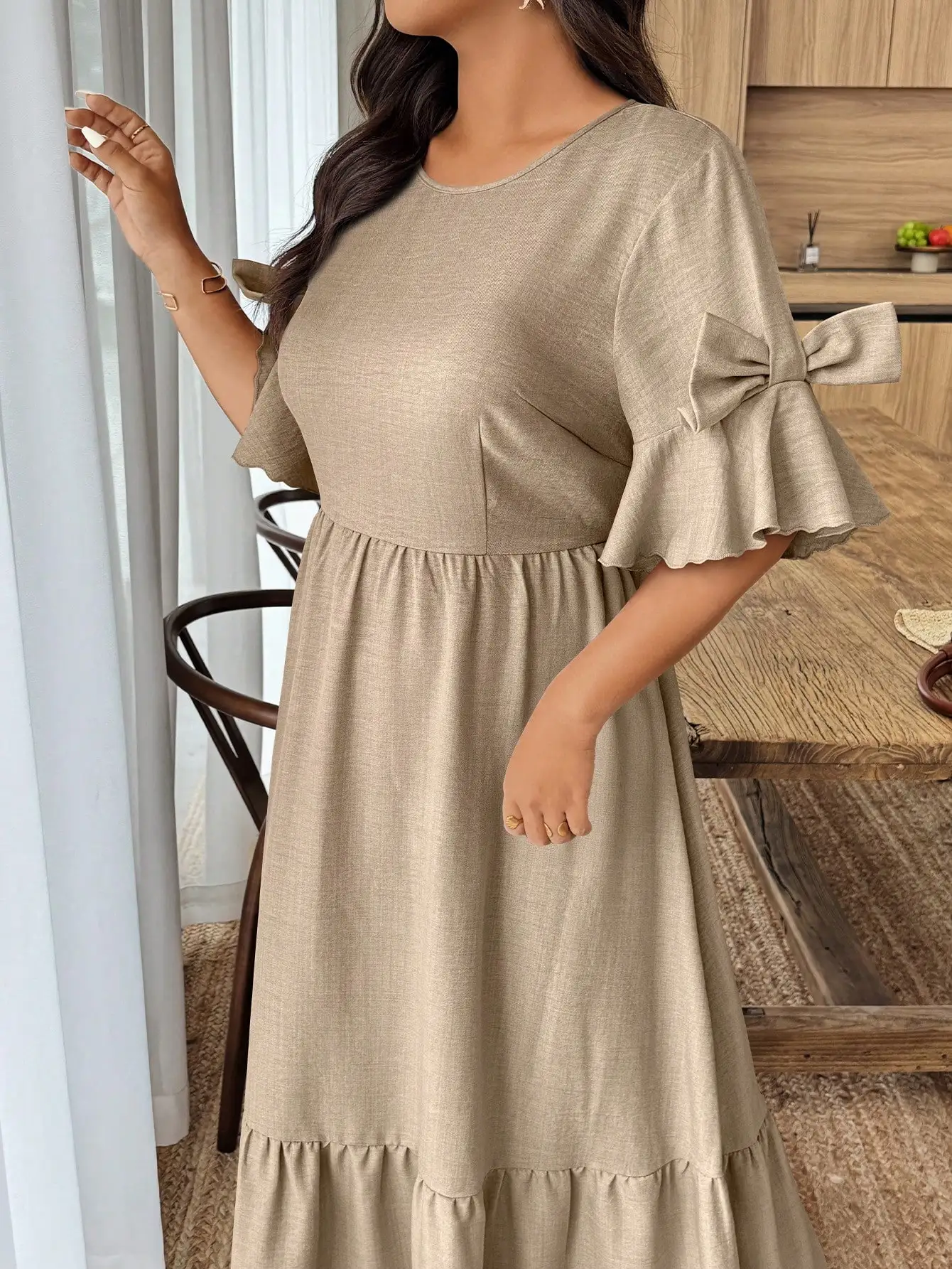 

Платье макси повседневное, однотонное, с круглым вырезом и оборками по низу, больших размеров