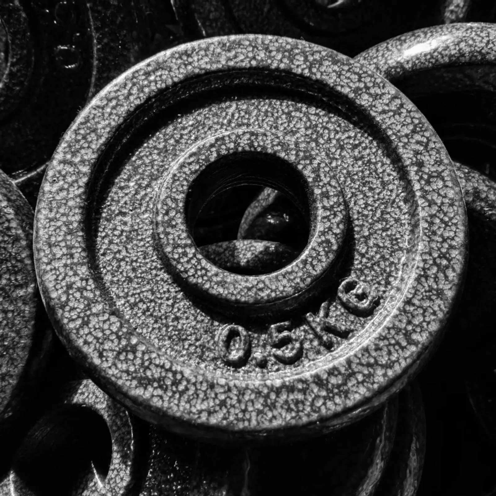 Durable Cast Iron Weight Plates Set 1 Inch Standard Size Home Gym Strength Equipment for Fitness Training