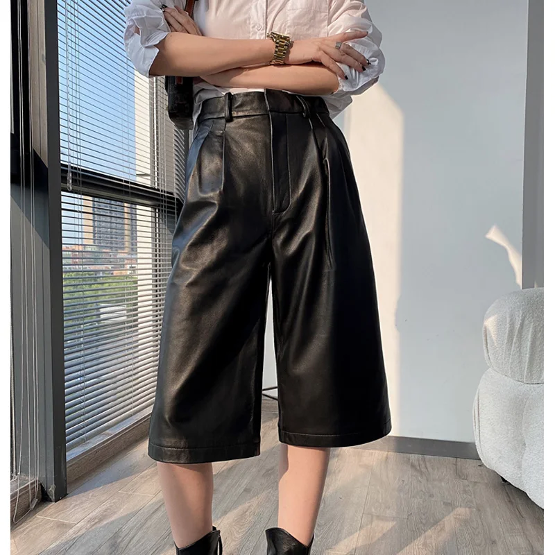 

2023 Fashion Wear Sheepskin Genuine Leather Bermuda Short Pants Women Wide leg High Waist Five-Point Shorts Female High Street