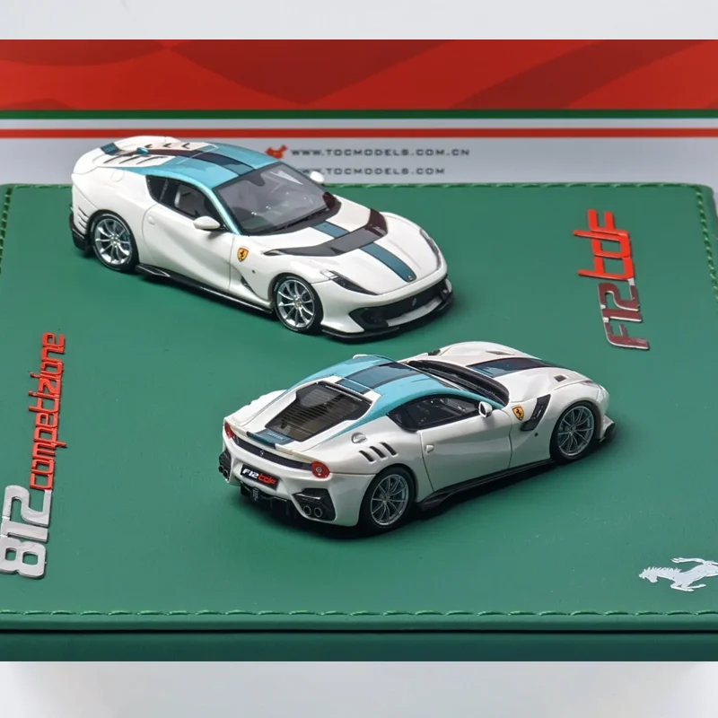 Nuevo en Stock Toc Fuelme Gd 1:64 F12 Tdf 812Competizione Kit de coche doble coche de resina Navidad miniatura adorno fundido a presión juguete personalizado