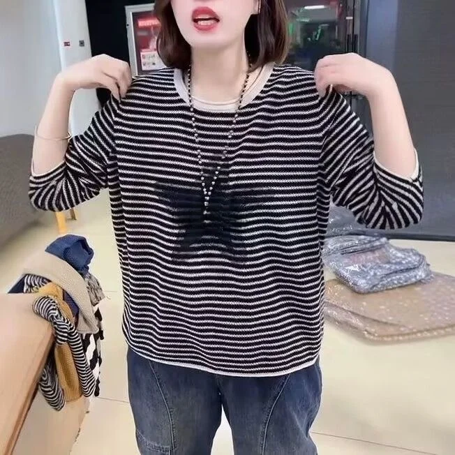 เสื้อสเวตเตอร์ไหมพรมลายทาง แขนยาว ทรงหลวม สไตล์ลำลอง แฟชั่นสำหรับผู้หญิง ฤดูใบไม้ผลิ ฤดูใบไม้ร่วง ปี 2025 ให้ความรู้สึกสบาย