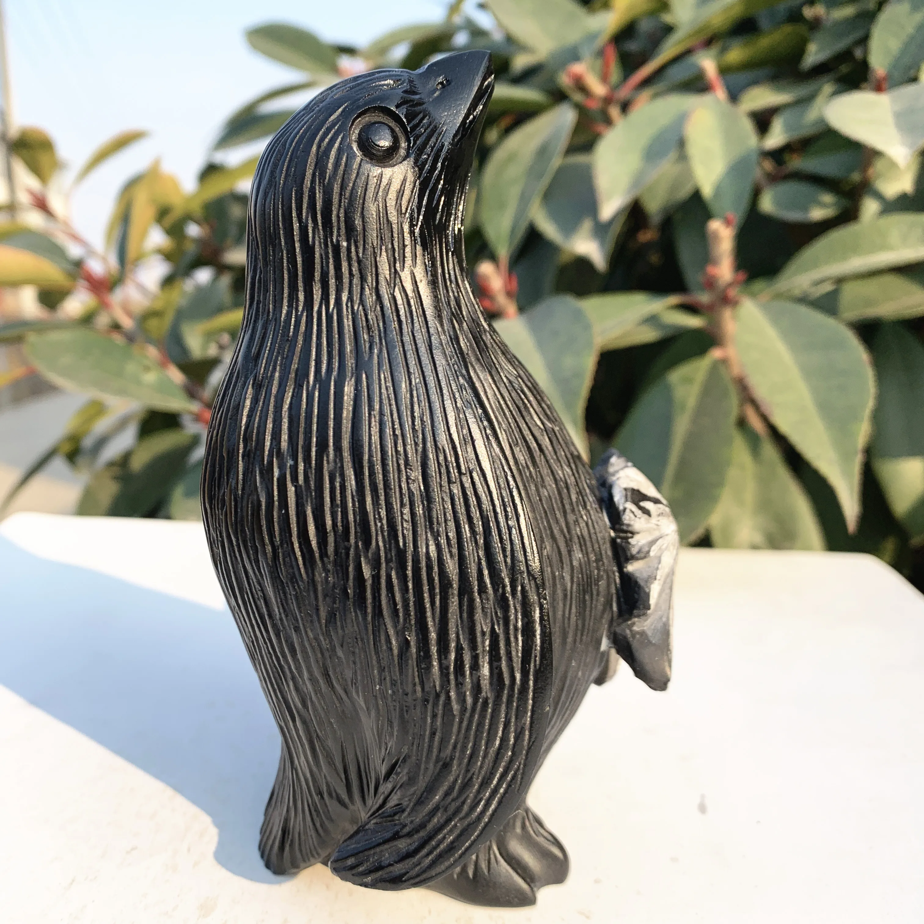 

Natural chrysanthemum stone Penguin Carving Figurine Crystal Animal Sculpture Collectible