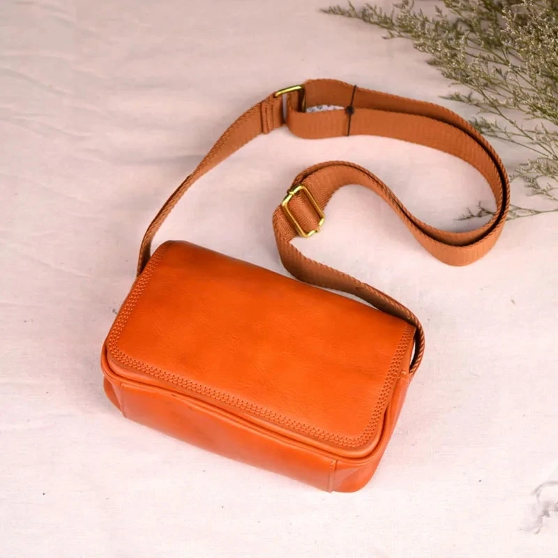 

AETOO Handmade vintage small square bag unisex crossbody bag Top Layer tree paste plant tanned cow skin bag leather wide band sh