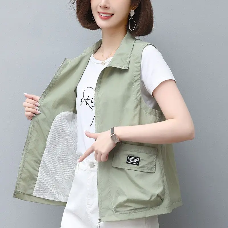 Fashion Lapel Spliced Pockets Zipper Sleeveless Shirt Women's Clothing 2023 Summer New Oversized Casual Tops All-match Blouse