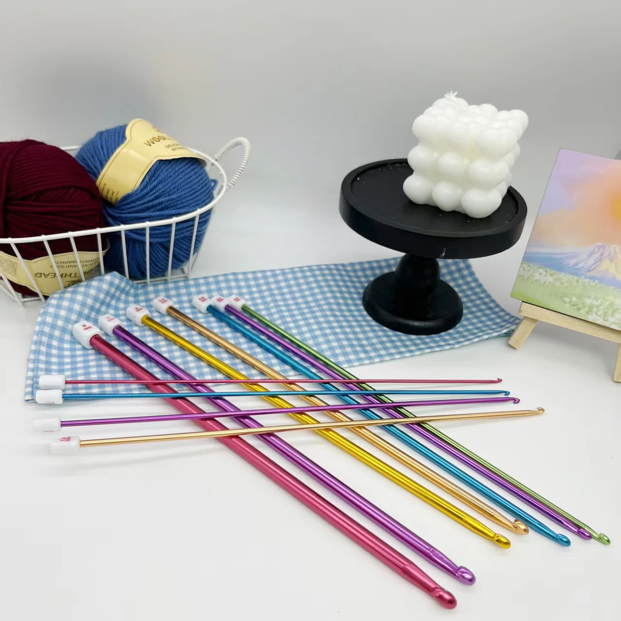 27cm/10.63inch colorful aluminum Tunisian crochet hook set, with 11 sizes to choose from (2mm-8mm). Each set includes 2 crochet hooks, 3 stitch markers, and 2 plastic large-eye needles. Smooth Tunisian/Afghan style kni