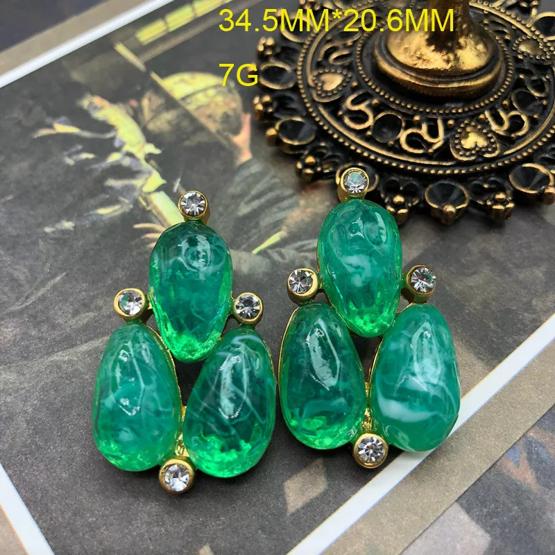 

Vintage Court Style Earrings Translucent Green Cloud Effect Earrings Ear Clips Gold-plated