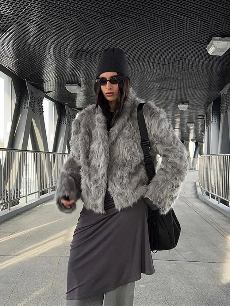 Women Flurry Faux Fur Thicken Warm Coat Oversize Lapel Long Sleeve Short Jacket 2024 Winter New Female High Street Outerwear