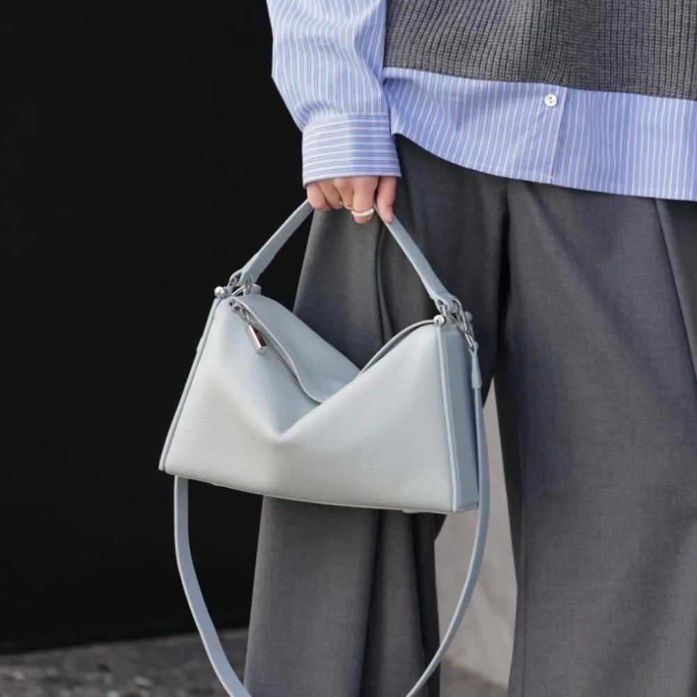 Oblique Span Bag Premium Sensing Niche Geometric Unique Texture Stylish Minimalist Everyday Commuter Versatile Shoulder