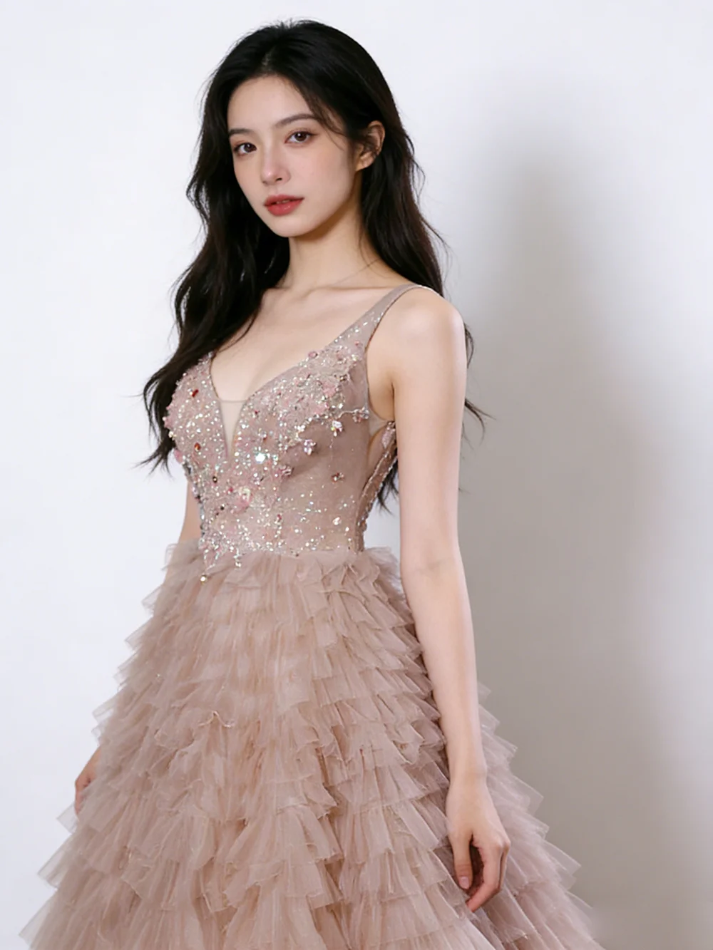 

L&P DQL Studio Evening Dress Brown Prom Gowns V-Neck Sleeveless Lace-up Back Major Beading Layers Tulle