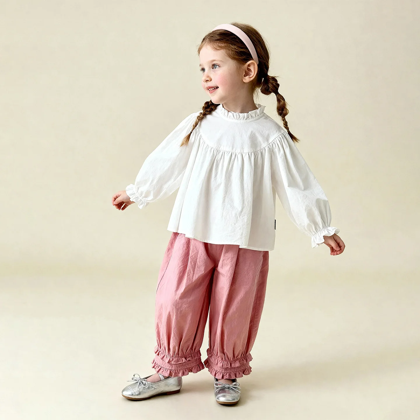 Amila 2026 Spring Girls' White Long Sleeved Shirt With Ruffle Collar Sweet Loose Comfortable Children's Clothing Top