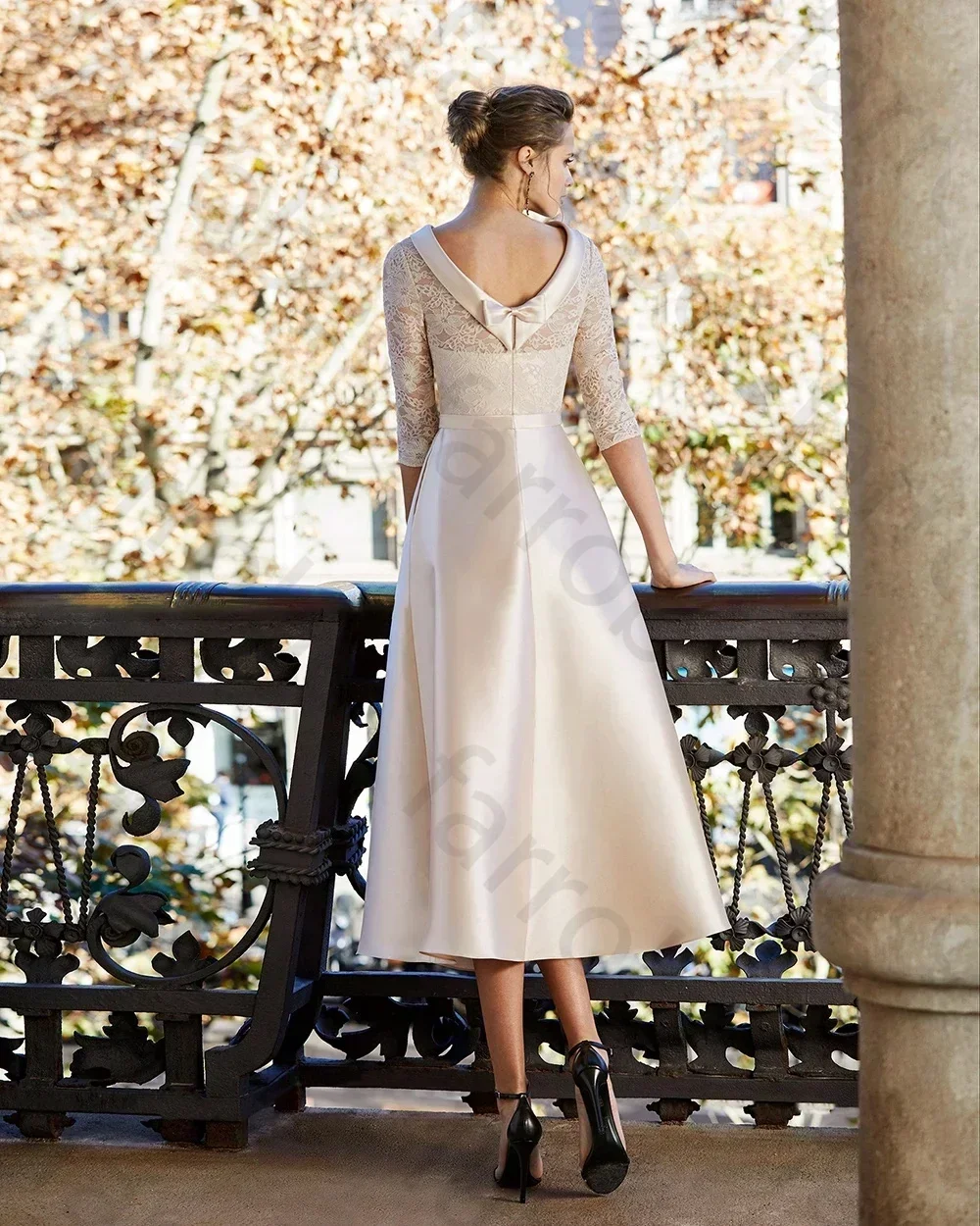 Customized Champagne Lace Mother Of The Bride Dresses Elegant Jewel Neck Tea Length Satin Half Sleeves Formal Wedding Guest Gown