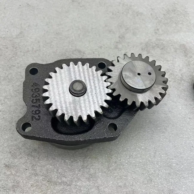 4939585 Oil Pump for 4B 4BT 4D102 Engine Oil Pump for Excavator