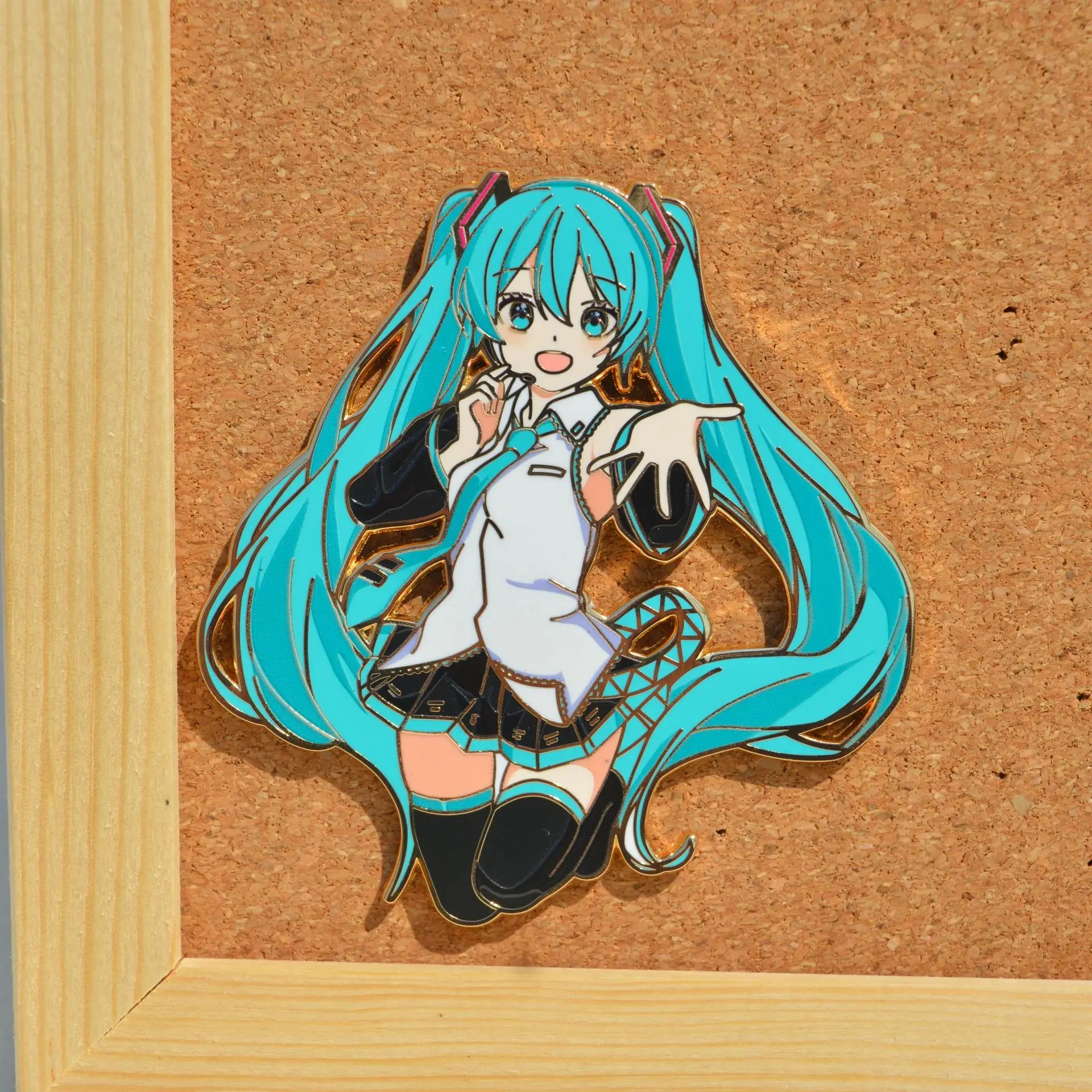pins-pingentes-emblemas-e-broches-hatsune-miku-vocaloid-produtos-derivados-de-anime-para-mochilas-roupas-lapelas-cosplay-e-presentes