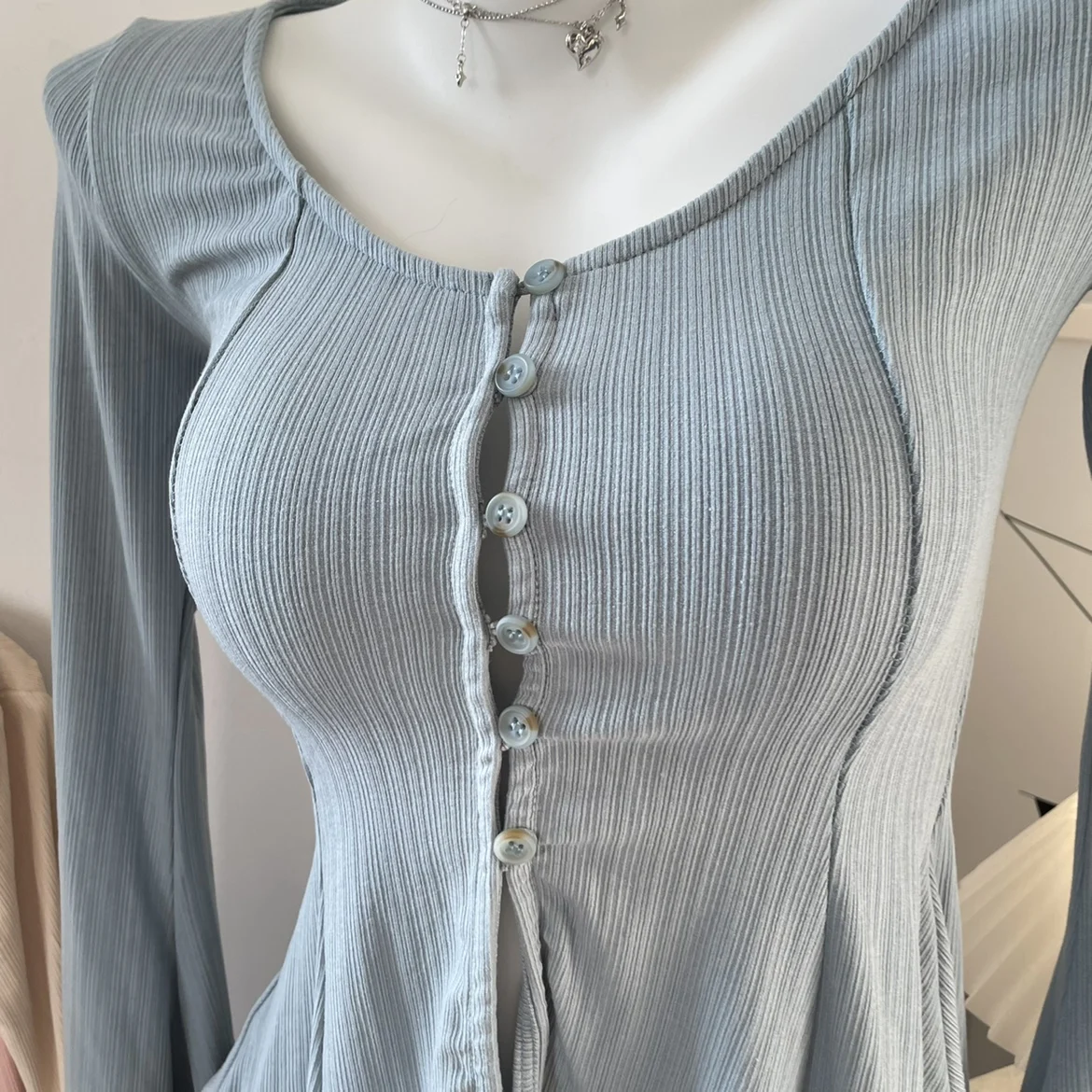 Kardigan Bayard Dr zapinany na guziki, damski, wiosenno-jesienny, modny, elegancki, z rękawami typu dzwonek.