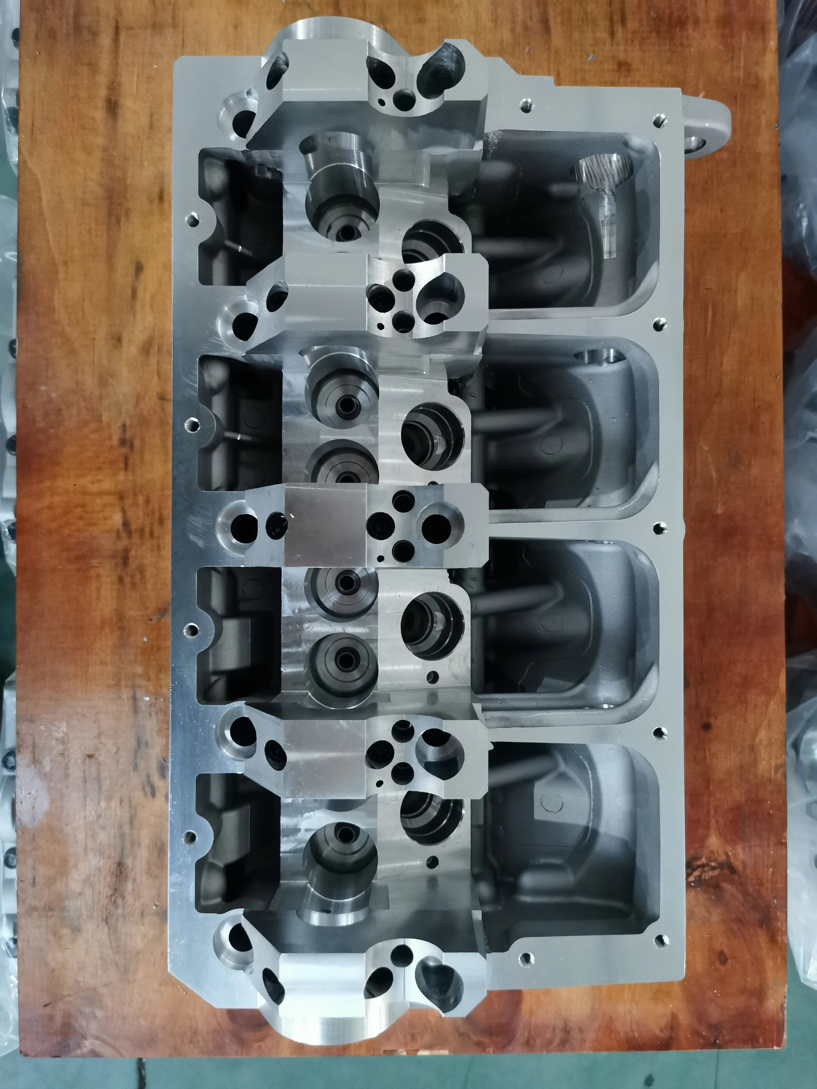 Bare Cylinder Head For AJM VW 03G103351C 038103351D 1118995 908709 908716 Factory Wholesale Price