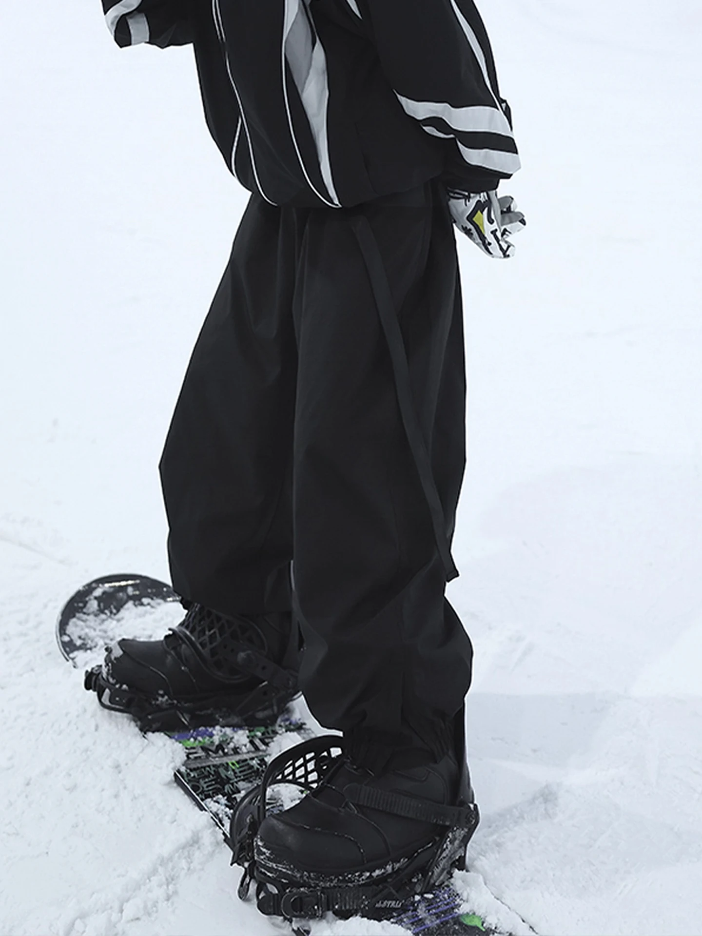 

Harbin Men's Winter Thiened Warm Ski Pants Casual Trousers Windproof Waterproof Bungee Long Pants Elastic Waist Straight Leg