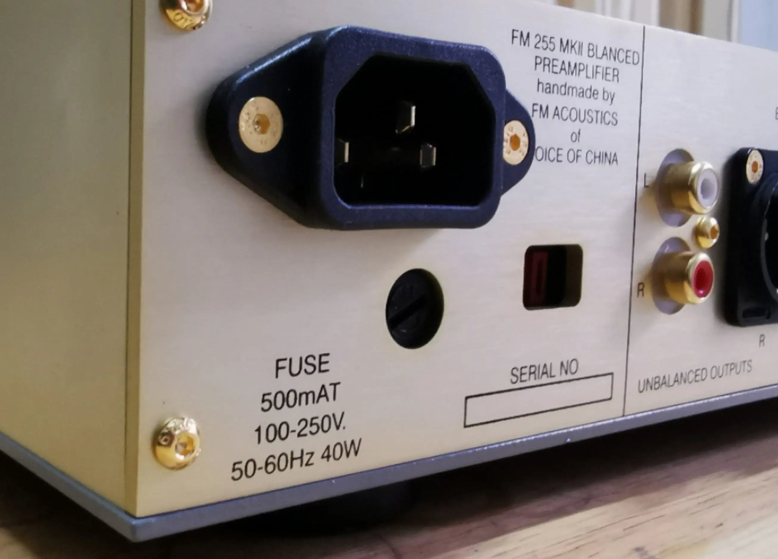 1:1 دراسة مضخم الصوت السويسري FM255MK2 المتوازن المسبق للحمى أحادي الطرف، مماثلة مكونات الآلة الأصلية أكثر من 95%