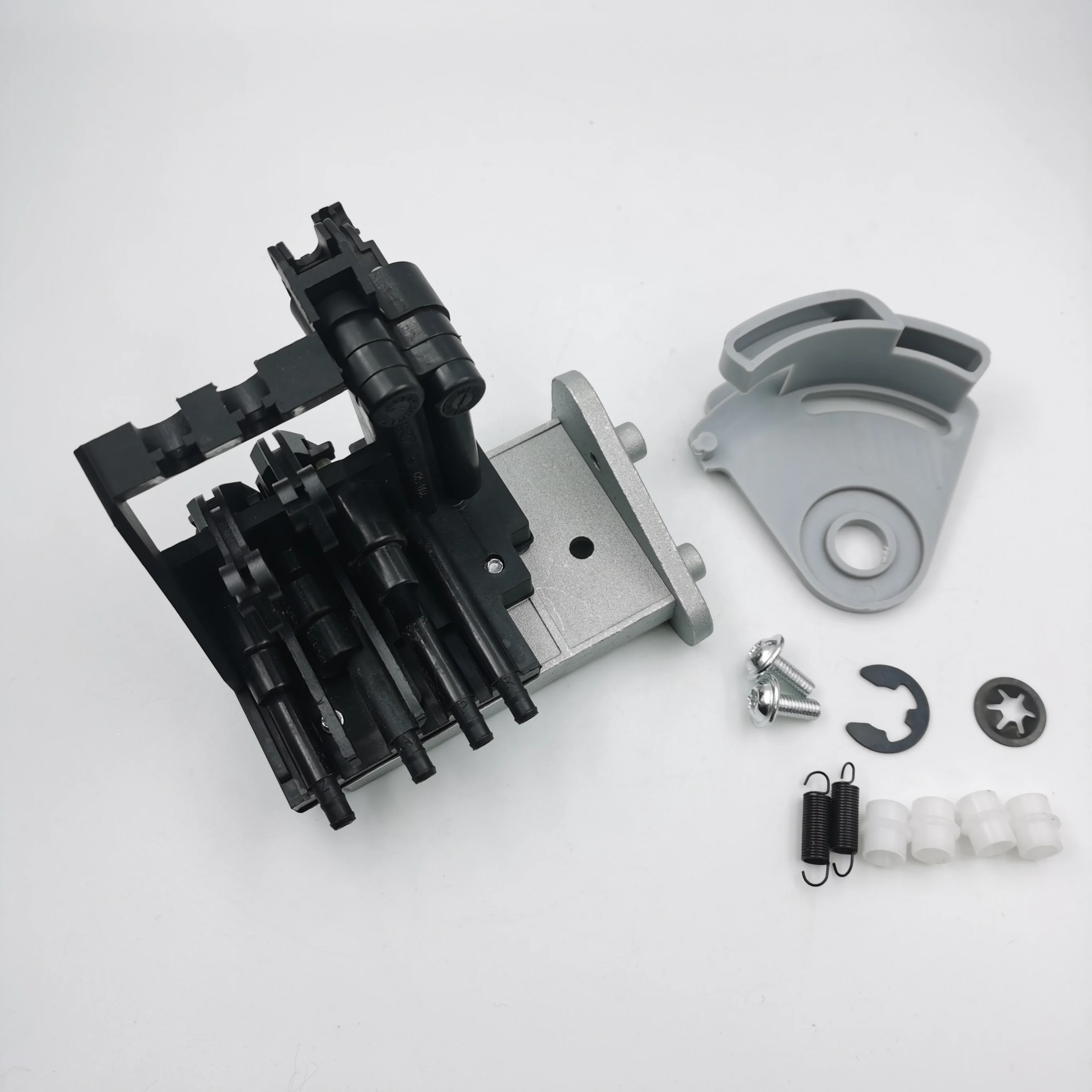 

OE: 1109382 36781150001 81623986083 81623986032 81154025006 81154025050 Клапан уровня седла Grammer 90,5 для грузовиков MAN TGA TGS TGX