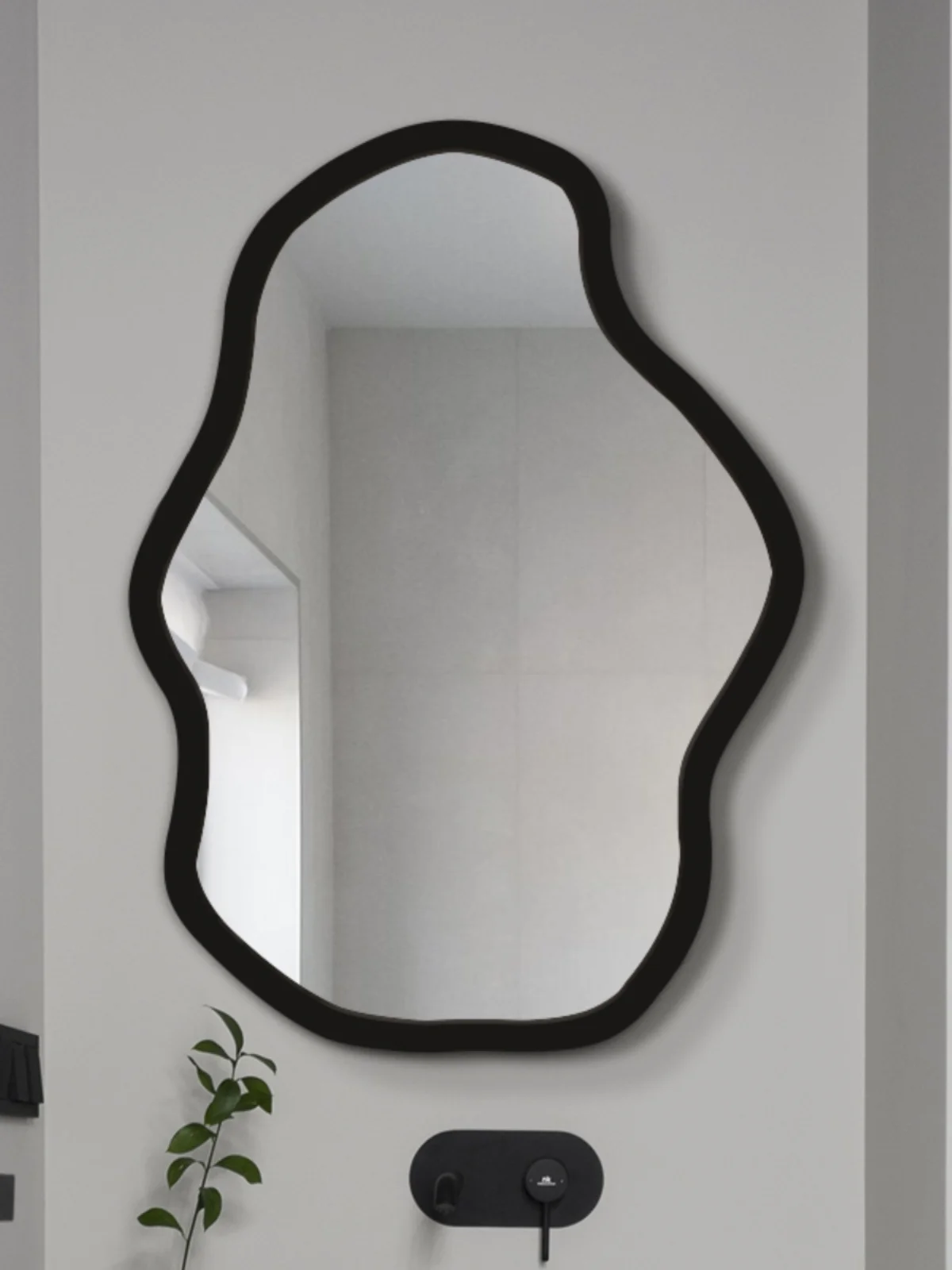 Nordic Style Wall-Mounted Mirror Modern Light Luxury Hotel Decoration Irregular Mirror Bedroom Dressing Mirror LED light mirror