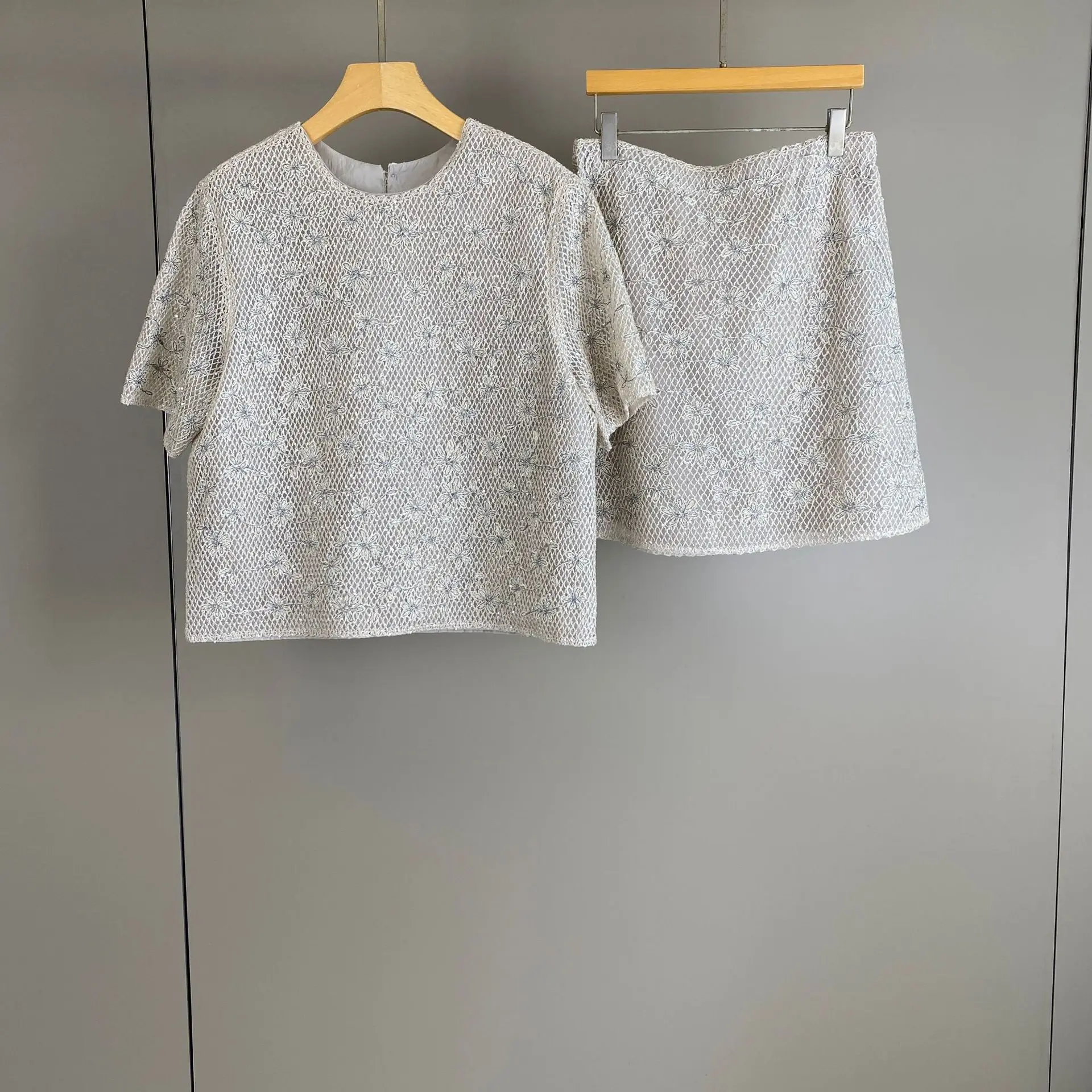 

2026 Spring/Summer New Arrival: Women's Retro-Style Mesh Skirt Set featuring Floral Embroidery, Sequins, Round Neck, and Short S