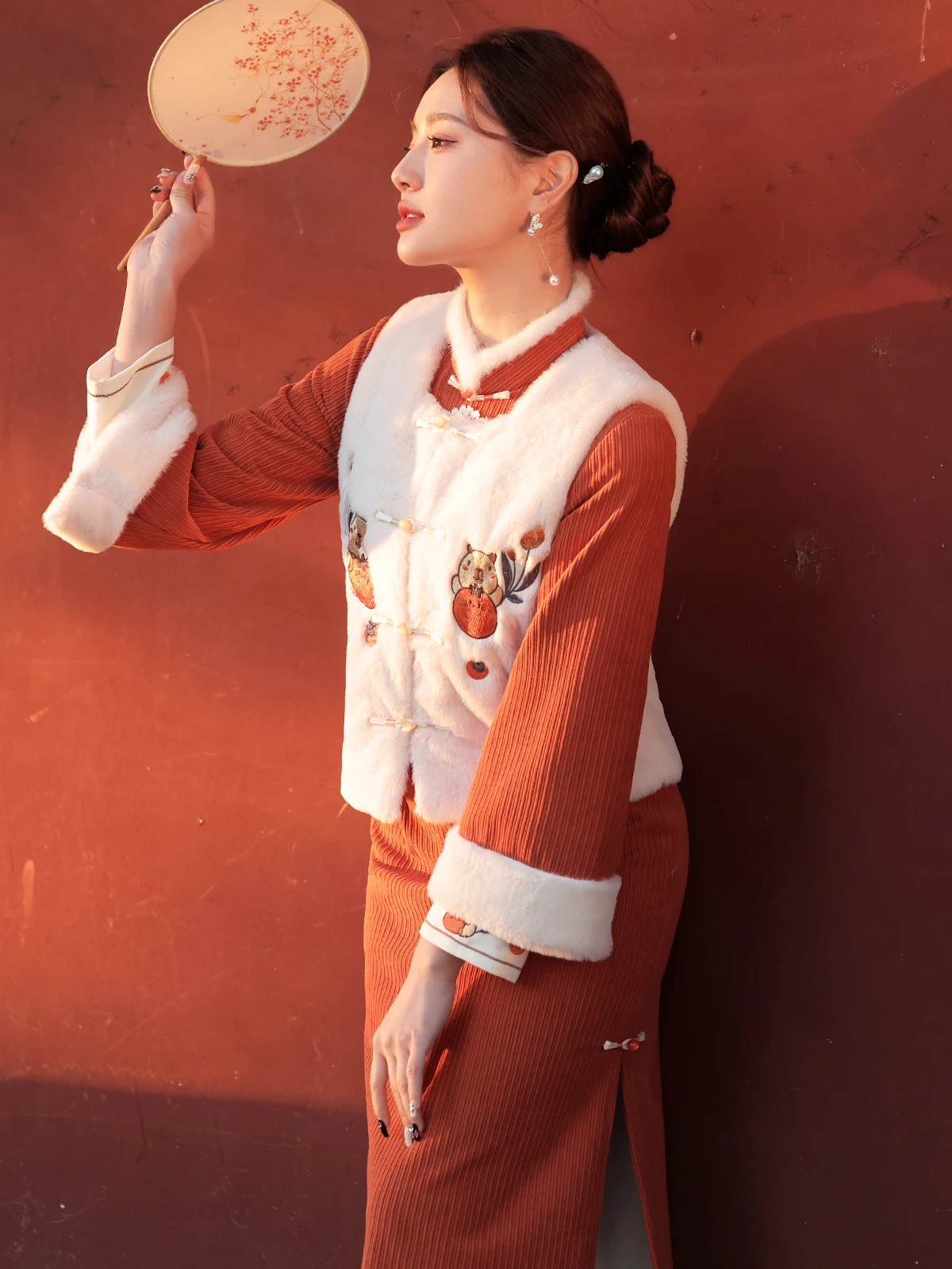 

Young Gentle Chenille Fleece-Lined Long Cheongsam Winter New High-Grade Warm Suit Women's Clothing