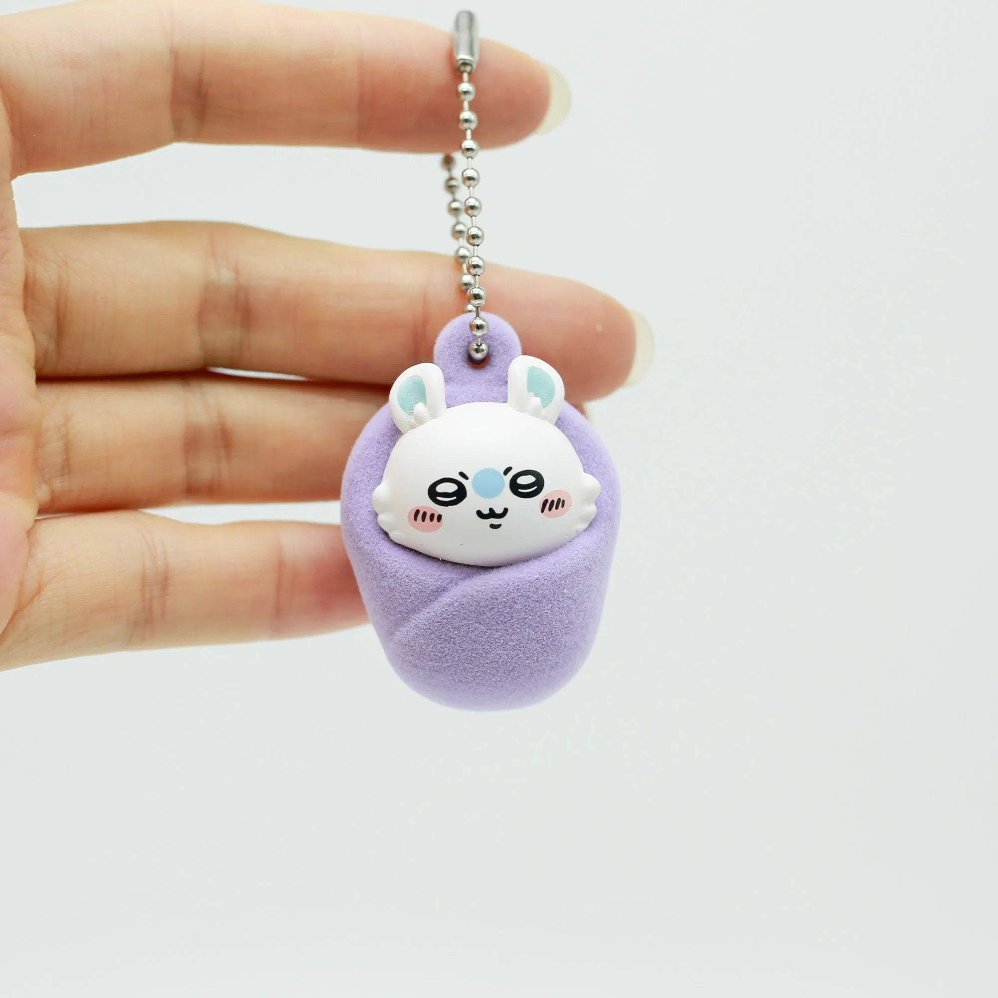 Flocado bebê chiikawa infantil chaveiro saco pingentes figuras kawaii coletar caixa cega brinquedo meninas bolsa ornamento crianças presente de aniversário