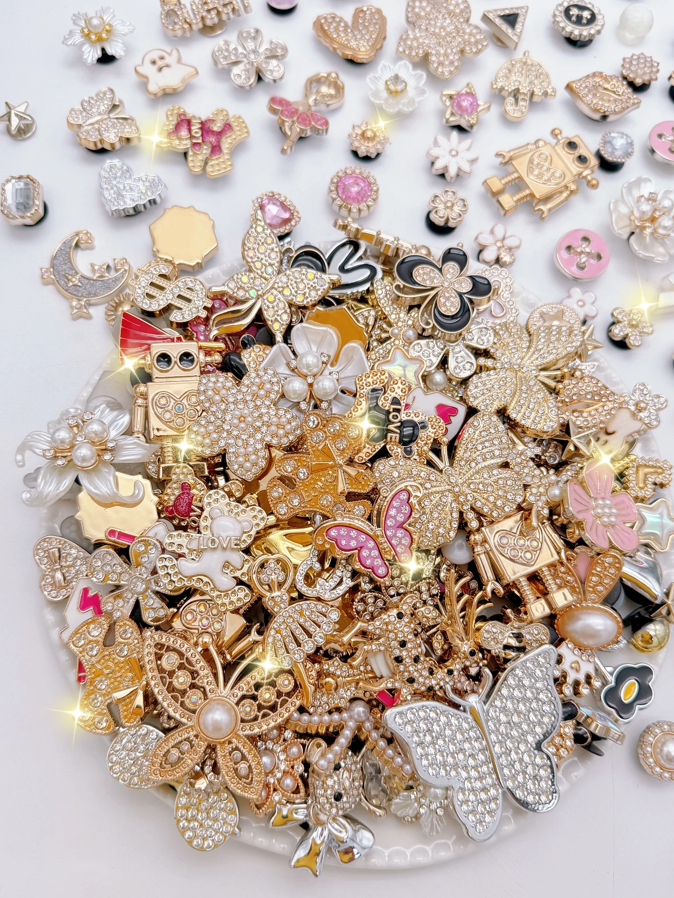 Golden Random 5/10/30/50 Shoe Decorations DIY Casual Accessories - Fun and Personalized Shoe Hiding Methods