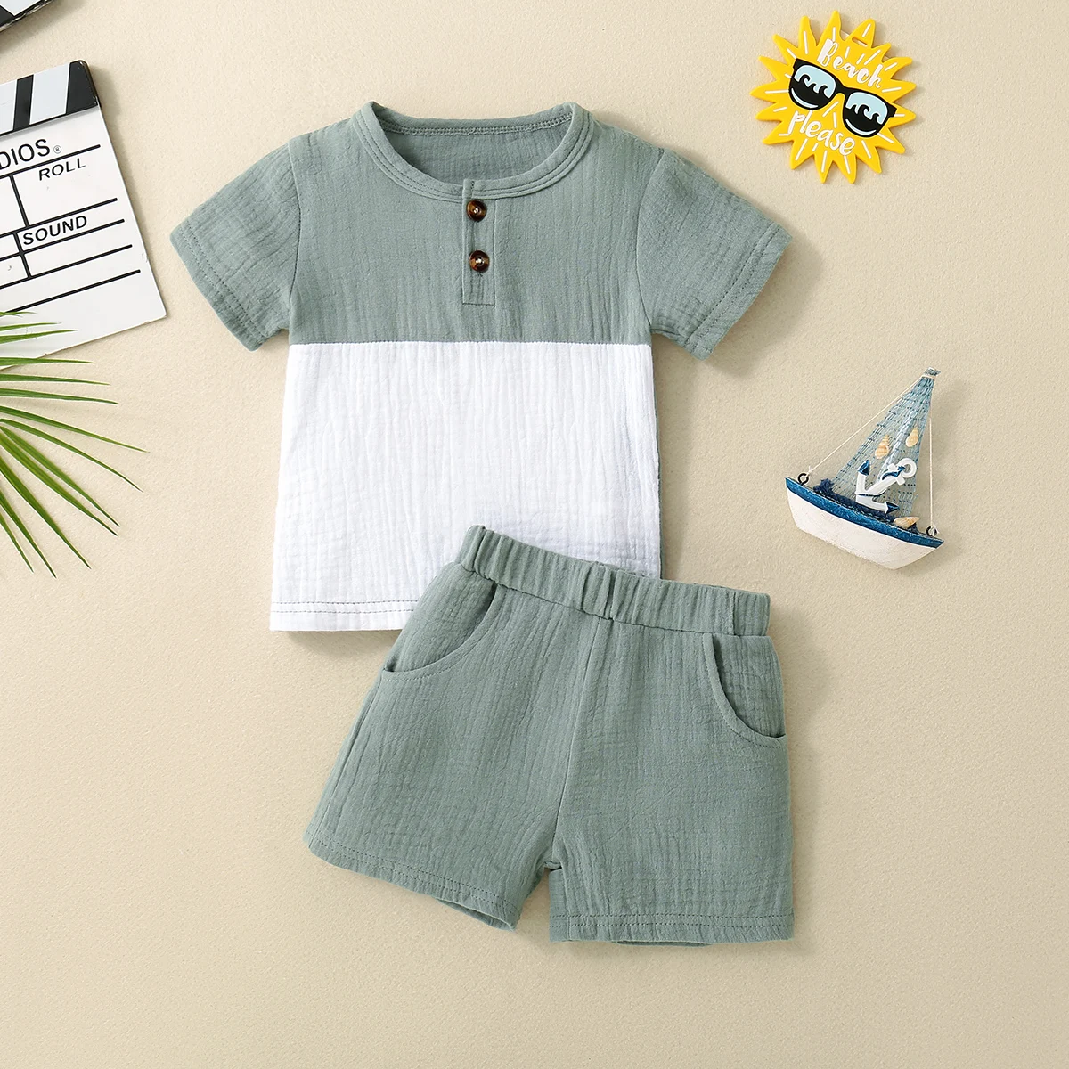 

2PC Spring and Autumn Season Baby Boys Military Green Pin Fashion White Solid Colour Printed Short Sleeve Plus Shorts