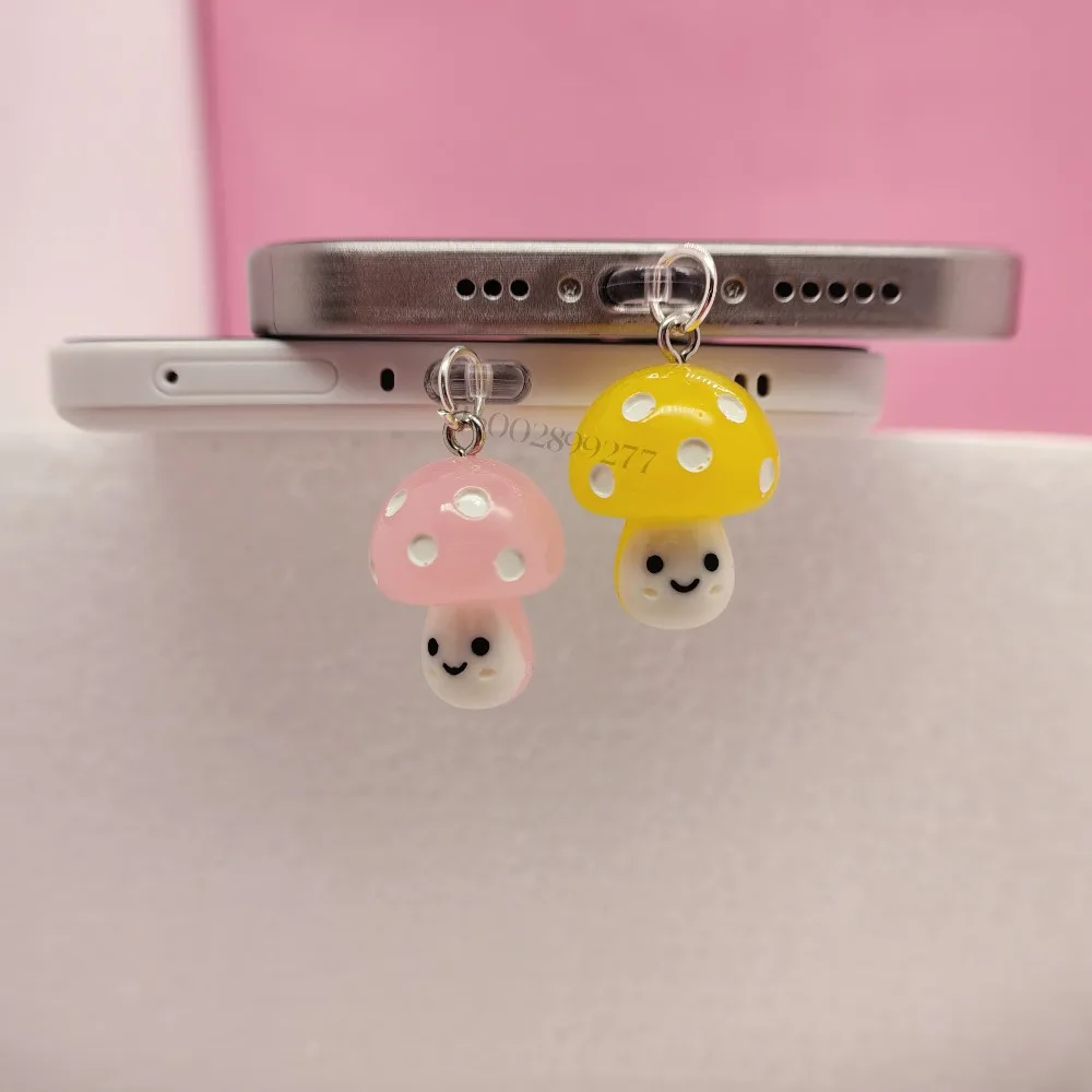 

Cute Mobile Phone Dust Plug Pendant Mushroom Pendant Suitable For IPhone Type C Interface Universal Mobile Phone Accessories