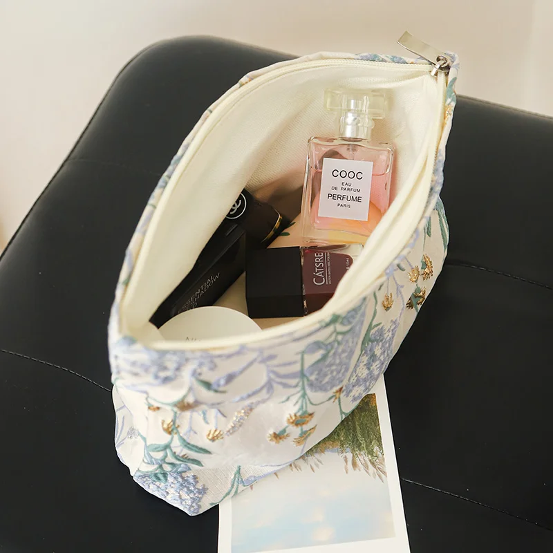 Bolsa de maquillaje para mujer, ramo azul, servilleta sanitaria de gran capacidad, retoque, suministros de maquillaje, bolsa de almacenamiento de lona, neceser