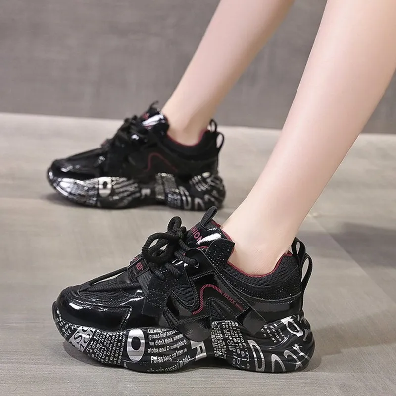 

2025 Spring and Autumn New Brand Sneakers Thick Bottom Sponge Cake Versatile Popular Short Height Increasing Casual Womens Shoes