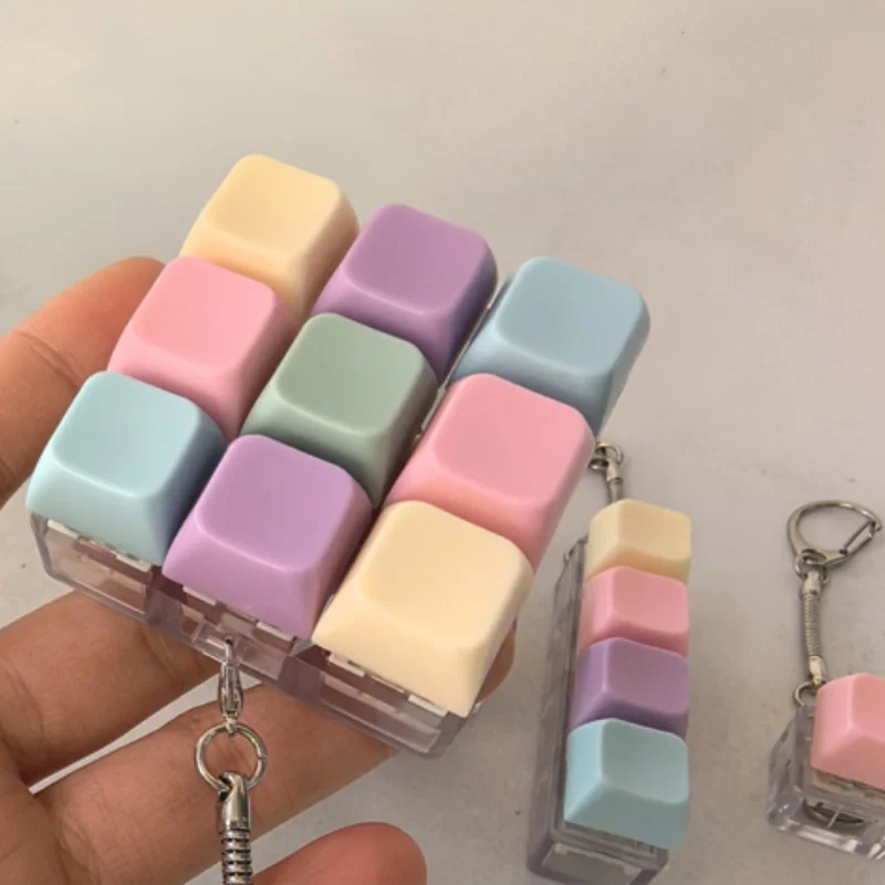 Portable Pastel Color Fidget Clicker Keyring Mini Keyboard Switch Stress Relief Toy Pocket Size Fidget Toy for Office