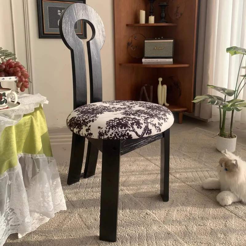 كرسي خشبي بمسند ظهر متين على الطراز الفرنسي القديم لغرفة المعيشة وتناول الطعام الفاخر وكراسي حديثة بسيطة تصميم أثاث دالبا