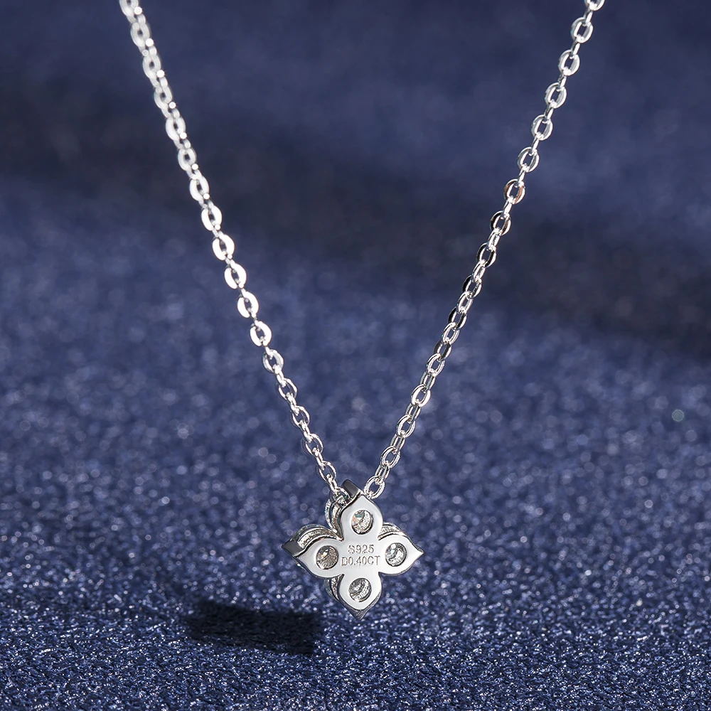 EWYA prawdziwy 0,4 ct Clover Moissanite wisiorek naszyjnik dla kobiet impreza S925 Sterling srebrny diament łańcuszek naszyjniki biżuteria