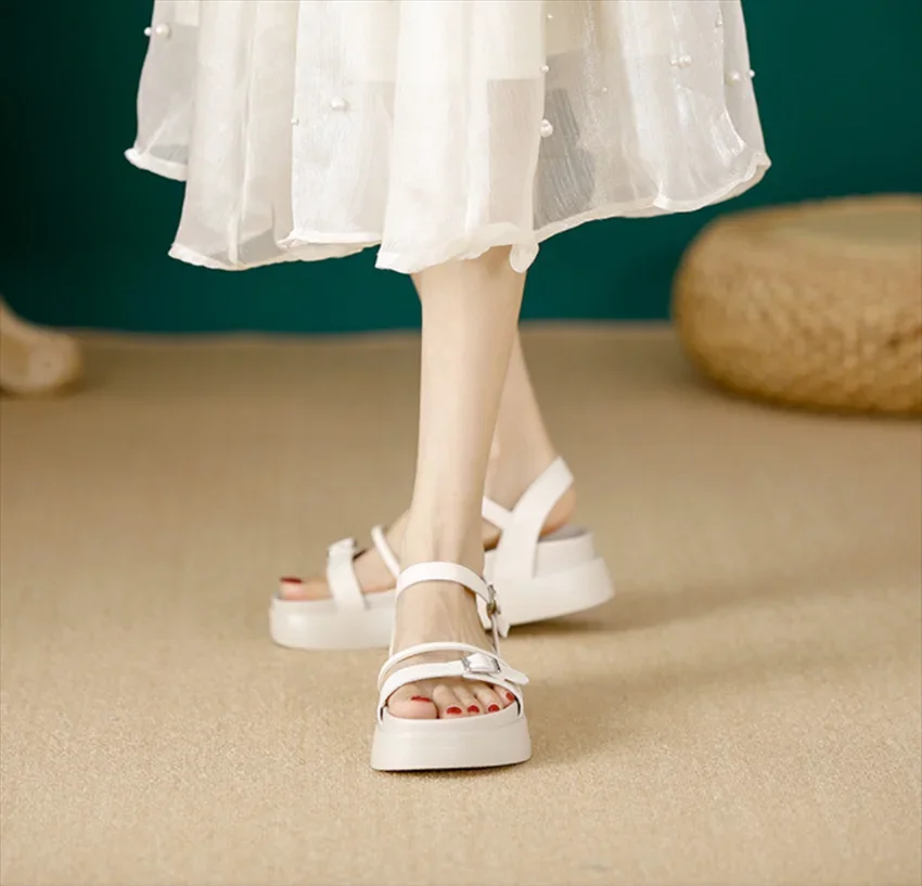 2024 new women fashion high quality white shoes summer and vocation shoes
