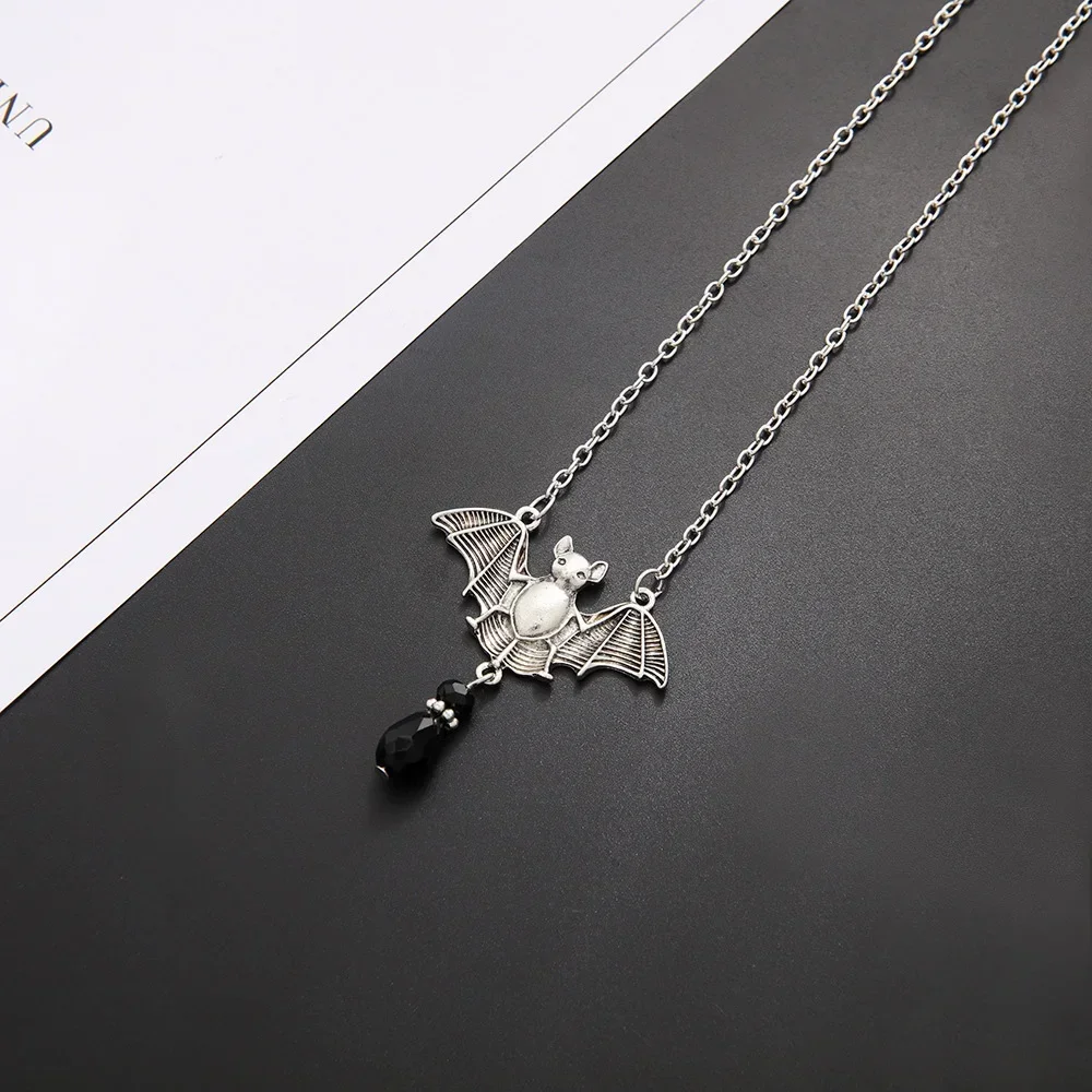 Fashion Vintage Gothic Hip Hop Rock Punk Bat Pendant Necklace with Black Cabochon for Women Men Party Halloween Jewelry Gift