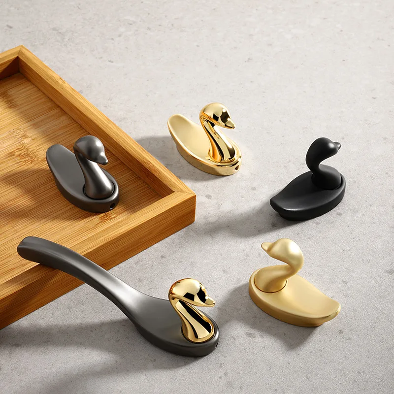 1pcs Swan Shaped Wall Mounted Hooks for Hanging Towel Bags Keys Racks Home Decor Coat Hook Creative Colorful Clothes Hangers