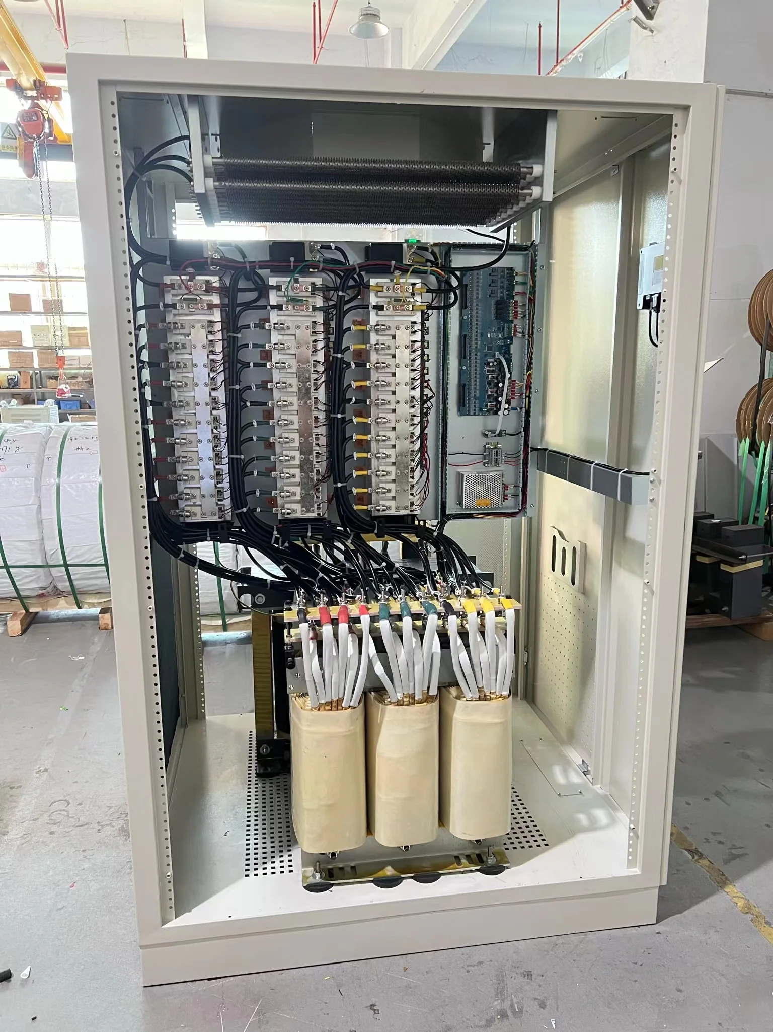 Non Contact AVR 300kva  380V+/-20% 3 Phase Static Voltage Regulator Stabilizers