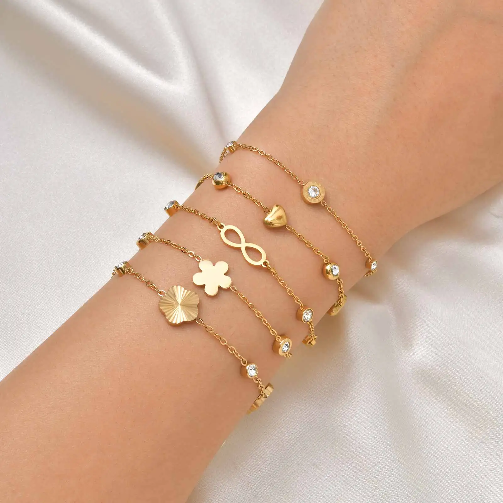 Delicate Cubic Zirconia Heart Flower Chain Thin Bracelet Stainless Steel Rust Proof Ladies Chic Jewelry New