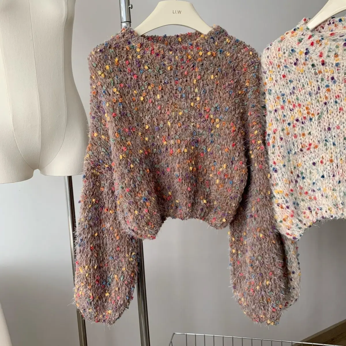 2024 Korean Edition New Colorful Dot Short Sweater Women's Autumn/Winter Lazy Wind Rainbow Sugar Knitted Sweater