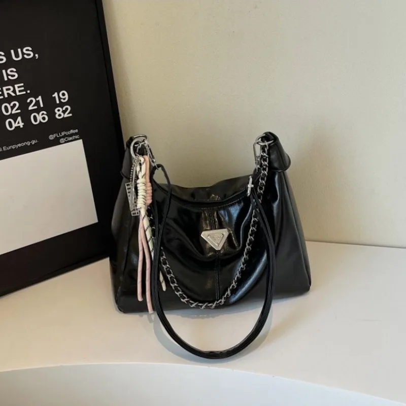 

Female Durable Crossbody Bag Resilient Construction For Frequent Use Demands Long Lasting