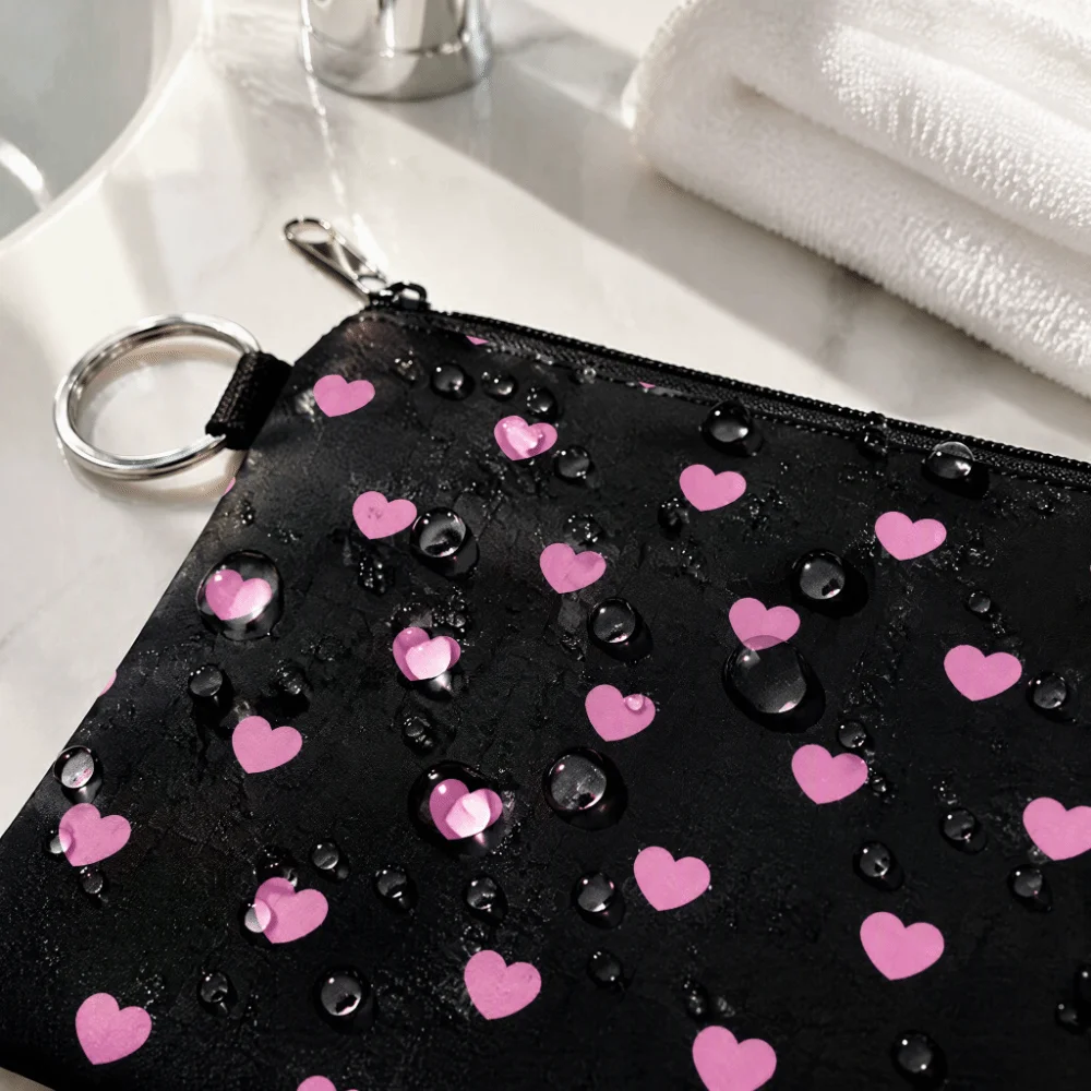 Love Heart Black Coin Purse with Key Ring Easy Access Zipper Makeup Bag Printed Zip Pouch Coin Key Card Holder Daily Carry