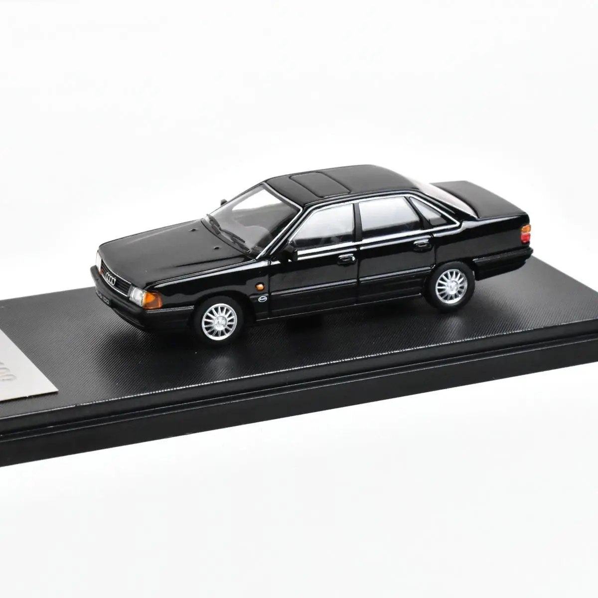 RM 1:64 100 C3 1989 Diecast Model Car