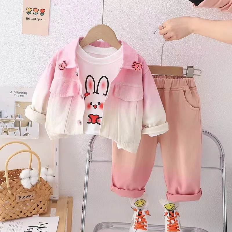 

Girl Spring and Autumn Set 2024 New Gradient Denim Coat Cartoon Rabbit Western Style Top Jeans Three piece Set Kids Outfits