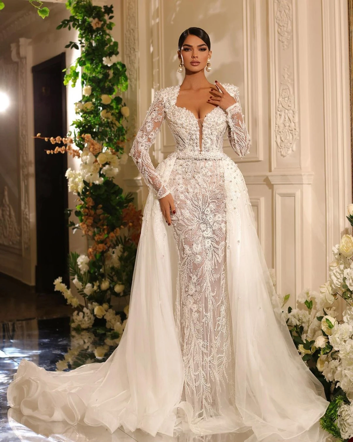 Pérolas impresionantes vestidos de novia de sirena ilusión Apliques de encaje Vestido de novia bordado personalizado con sobrefalda Vestido de novia