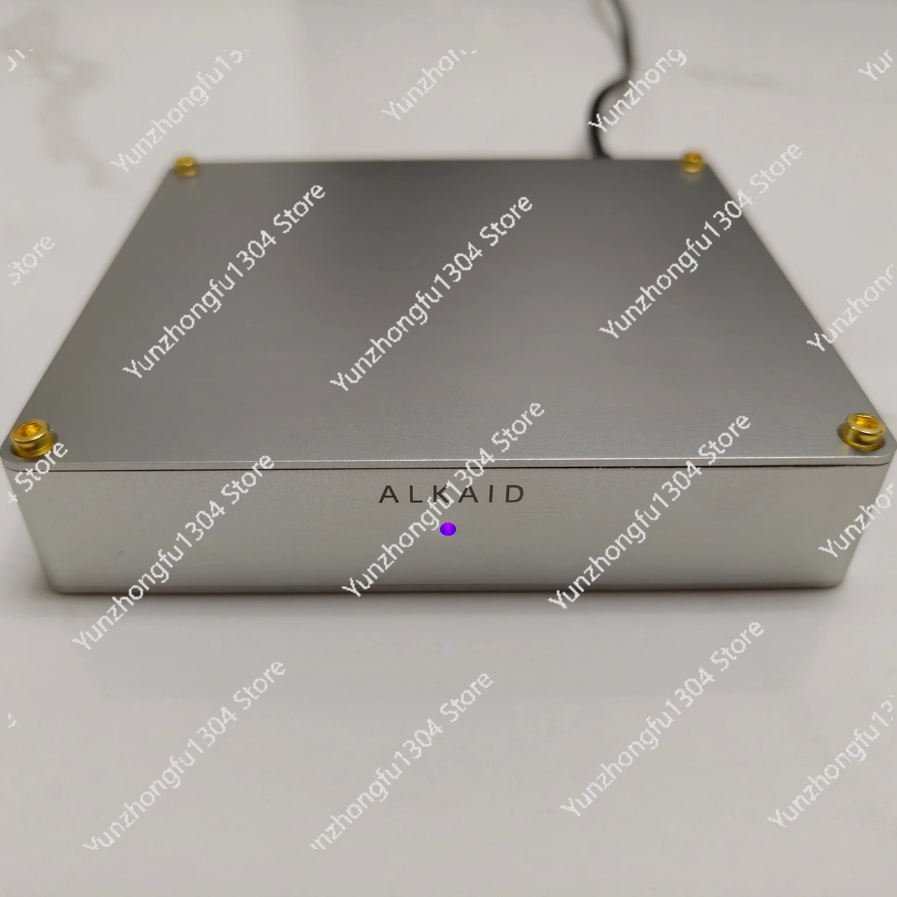 TCXO HIFI switch, 4 electrical ports full Gigabit + one SFP (support optical/electrical module) model is AIKAID Yaoguang