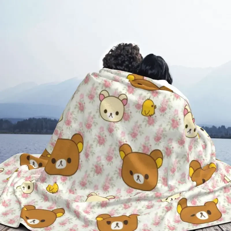 Rilakkuma relaks koc z misiem flanelowy z nadrukiem wielofunkcyjny lekki cienki koc do łóżka narzuta podróżna