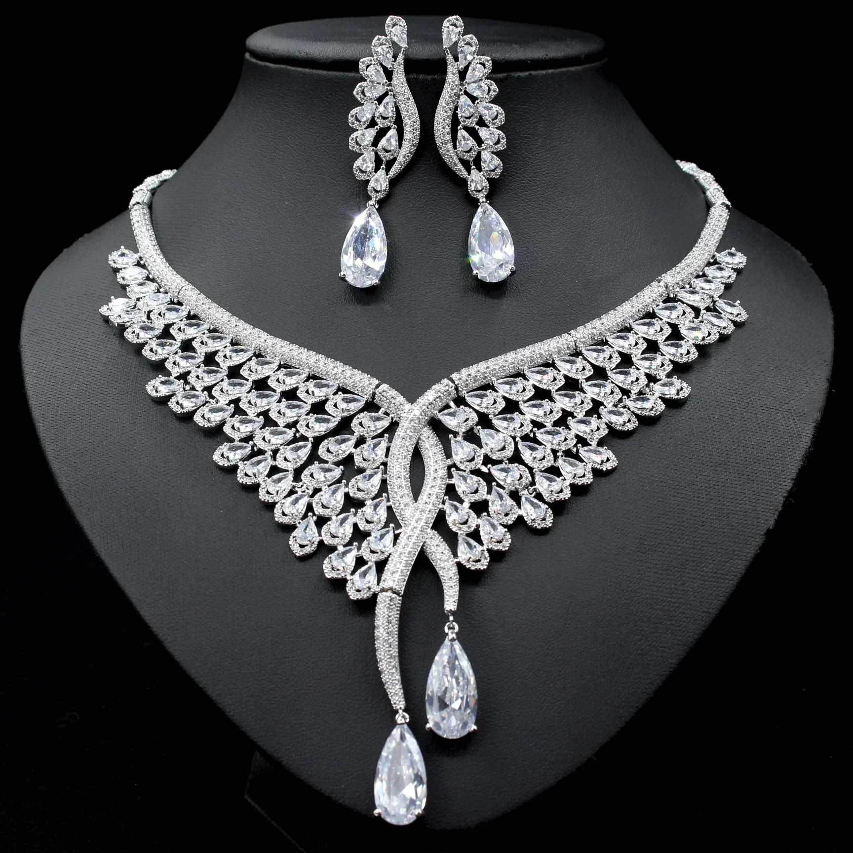 Luxury brand genuine real jewels New luxury temperament water drop zircon long pendant Bridal chain versatile Fashion Necklace E