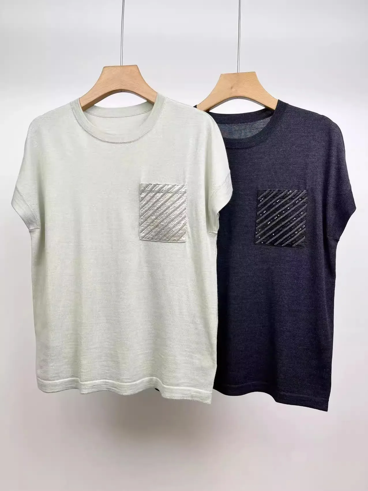 

Summer 2025 New Style female High-end pocket beaded silk and wool knitted top Loose Short-sleeved T-shirt