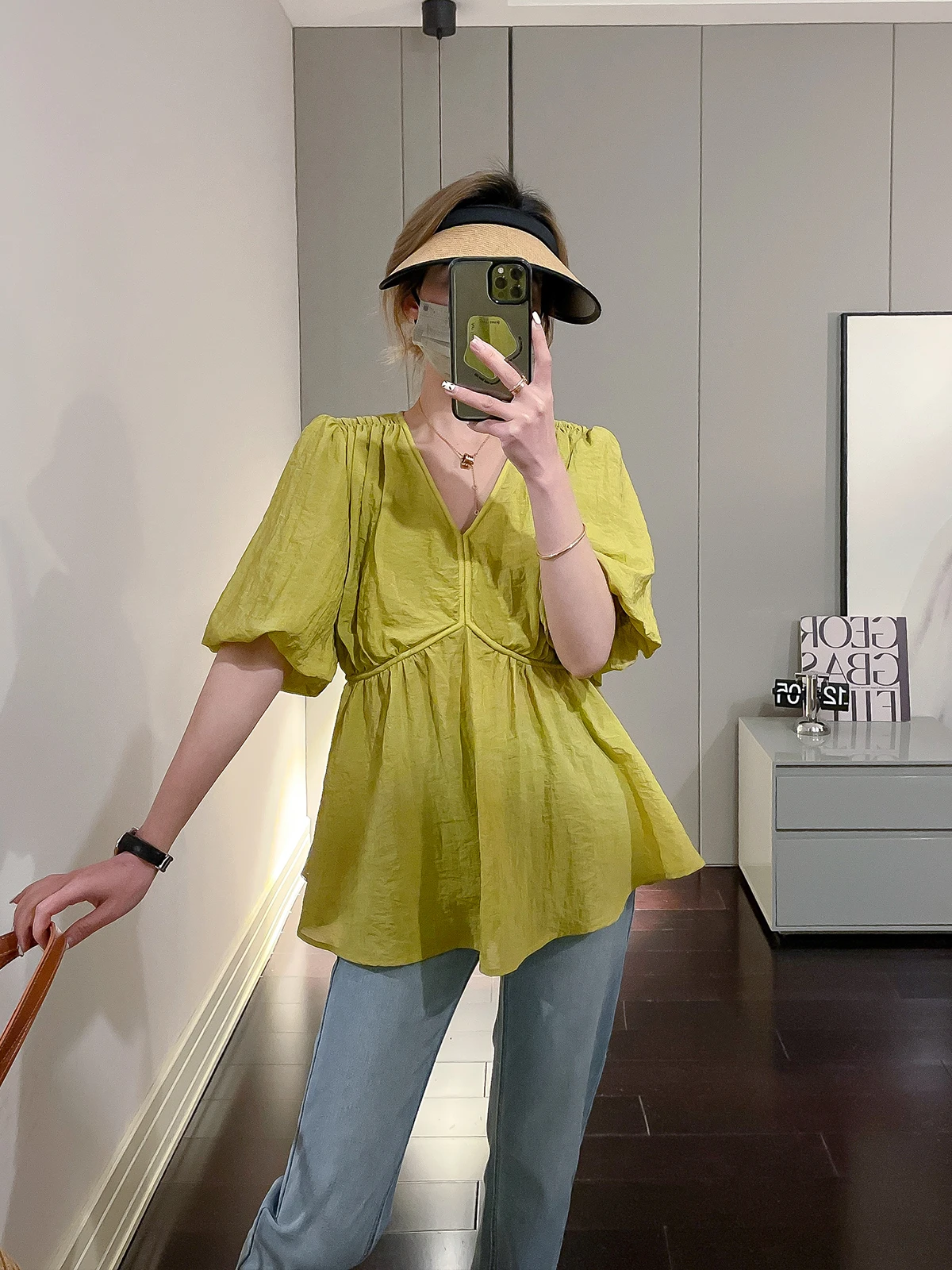 

Корейский женский топ с V-образным вырезом, плиссированный, модный дизайн, с рукавами-фонариками, приятный к телу, дышащий, летний, новинка